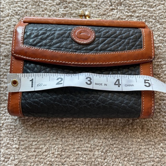 Authentic Genuine Dooney & Bourke Women’s Leather Wallet - Picture 11 of 12